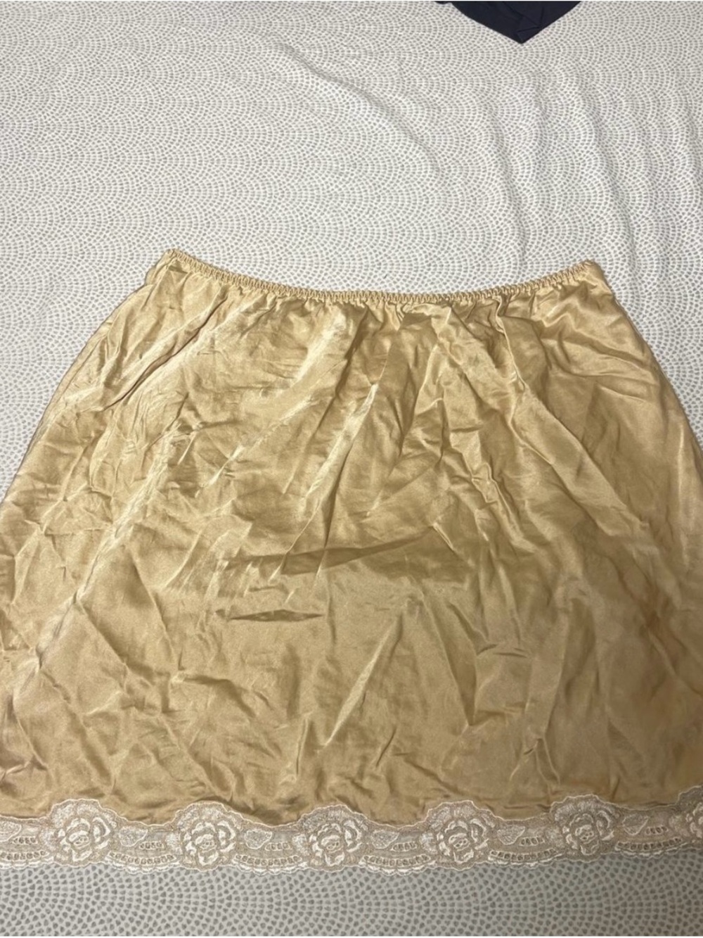 100% silk Gold Lace Trim Women's Slip Skirt !!! See sizing notes